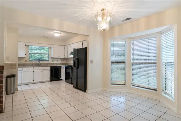 $2,100 | 5000 Village Green Way, Alpharetta, GA 30009