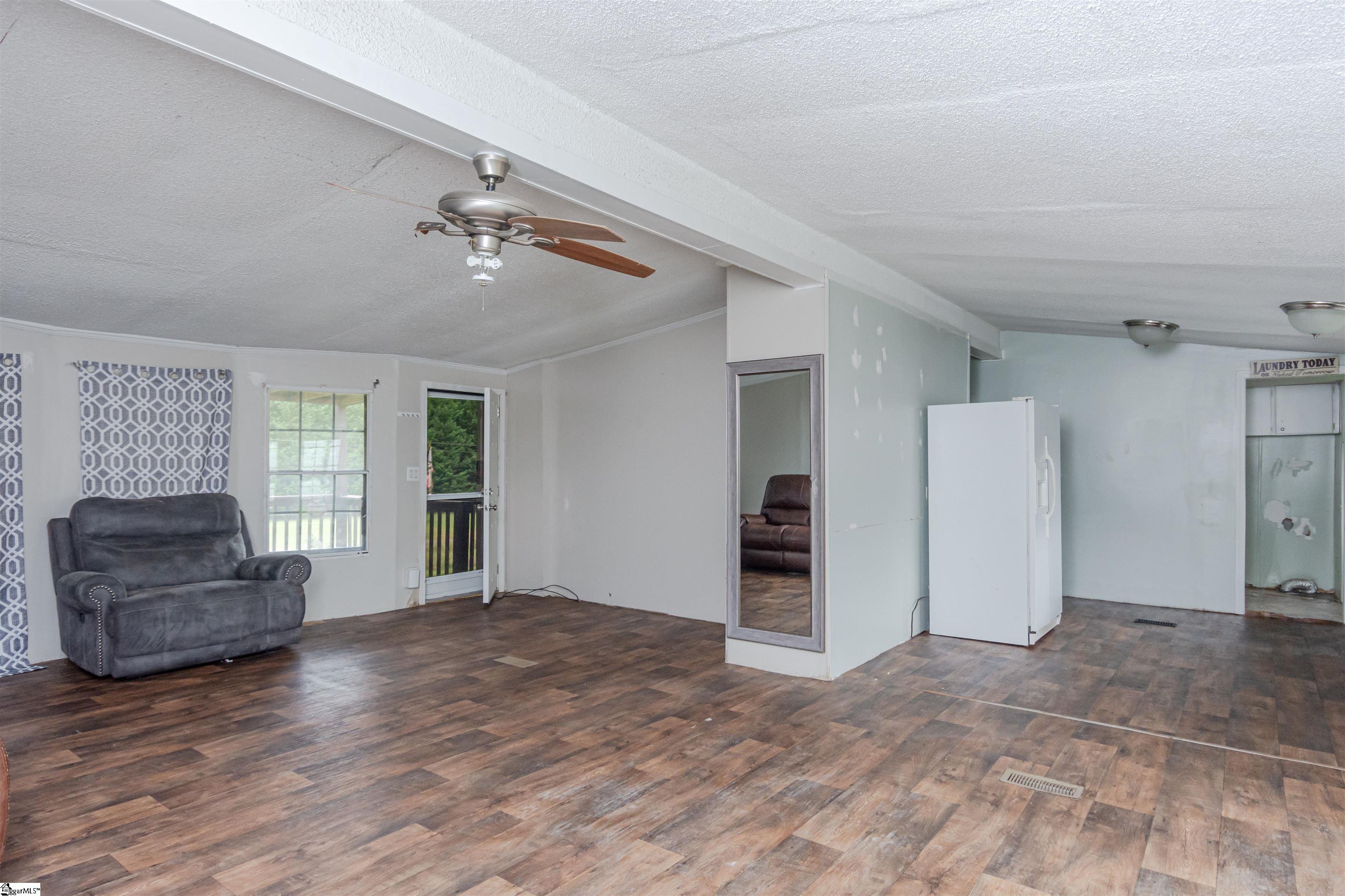 95 Madden Road Clinton, SC 29325 - Photo 5 of 28