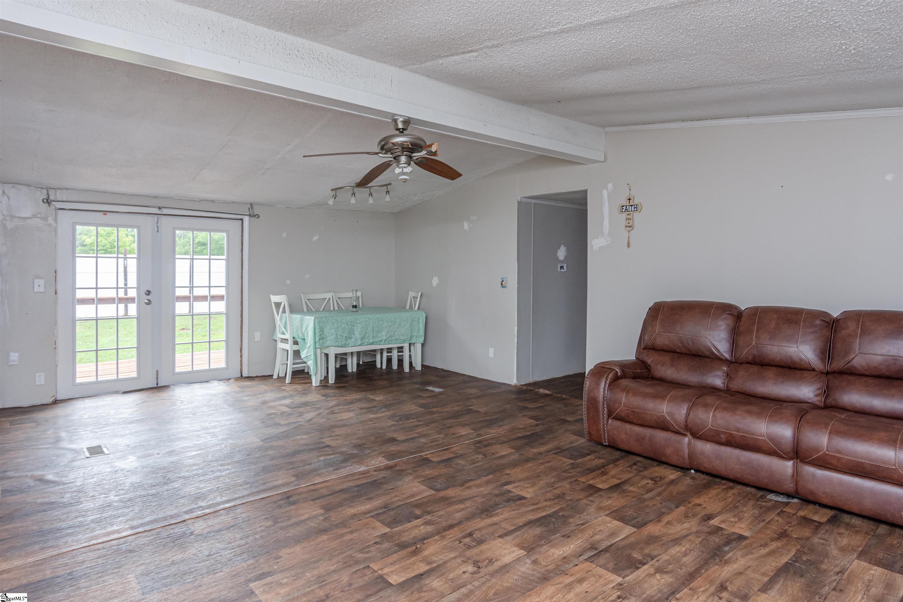 95 Madden Road Clinton, SC 29325 - Photo 6 of 28