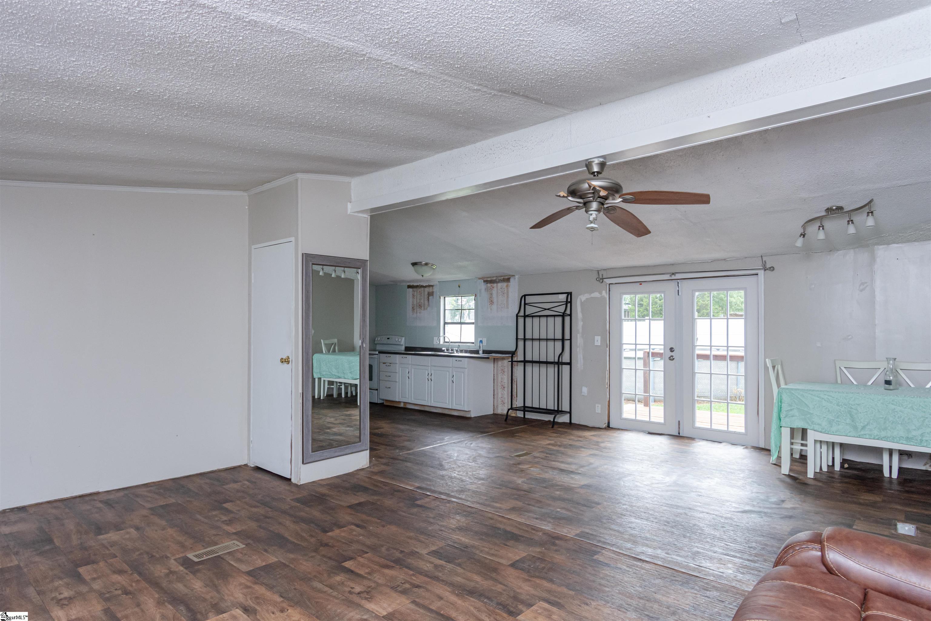 95 Madden Road Clinton, SC 29325 - Photo 8 of 28