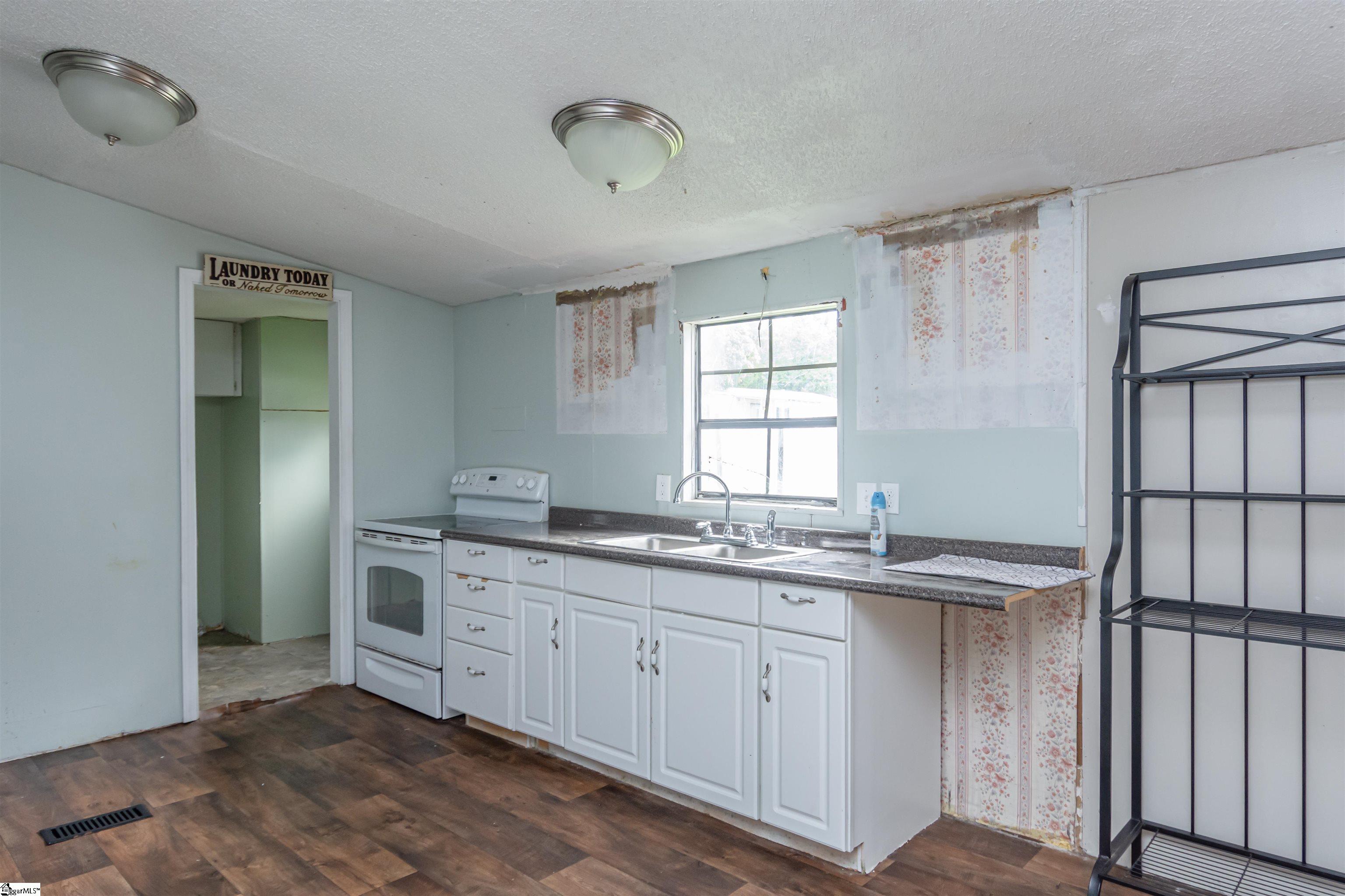 95 Madden Road Clinton, SC 29325 - Photo 10 of 28