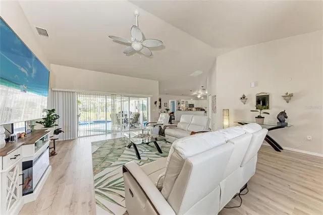 $529,900 | 221 Fairway Road, Rotonda West, FL 33947