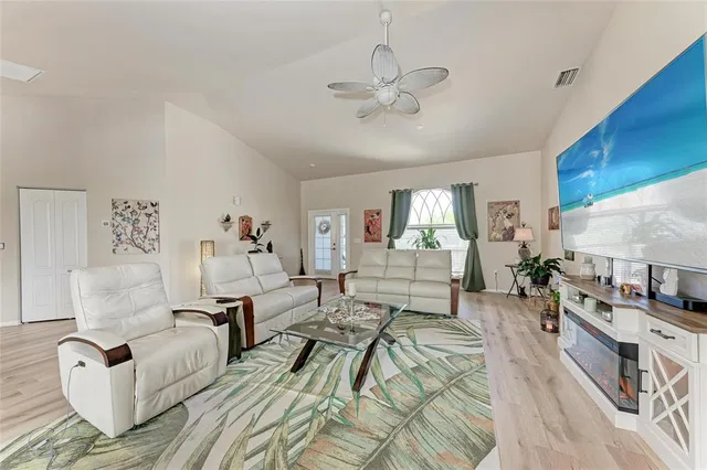 $529,900 | 221 Fairway Road, Rotonda West, FL 33947