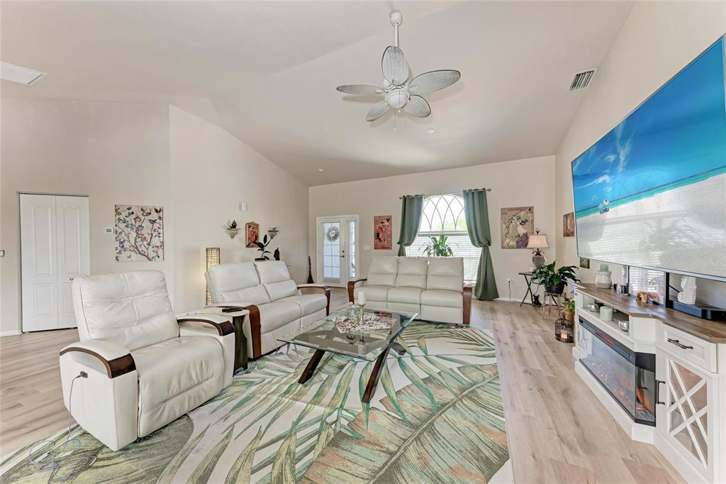 221 Fairway Road Rotonda West, FL 33947 - Photo 10 of 45