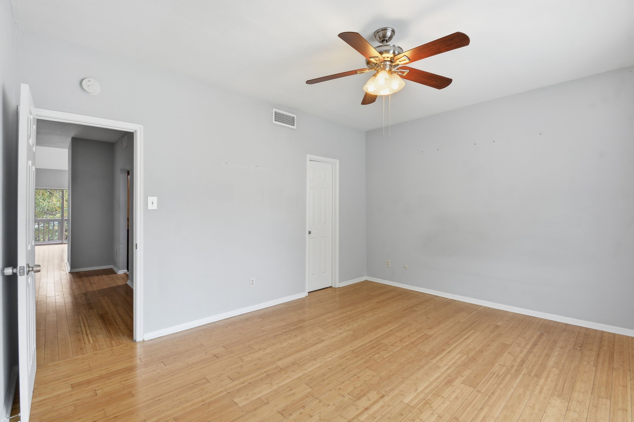 2100 Tanglewilde Street, Unit 576 Houston, TX 77063 - Photo 7 of 28