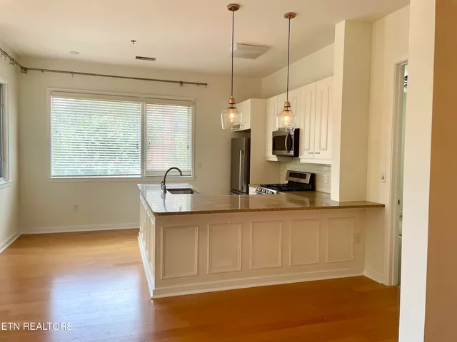 $2,650 | 200 Manufacturers Road, Unit 245, Chattanooga, TN 37405