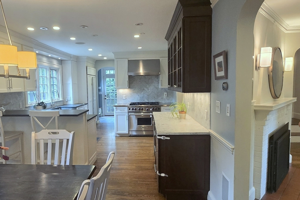 20 Shaw Road Wellesley, MA 02481 - Photo 6 of 28