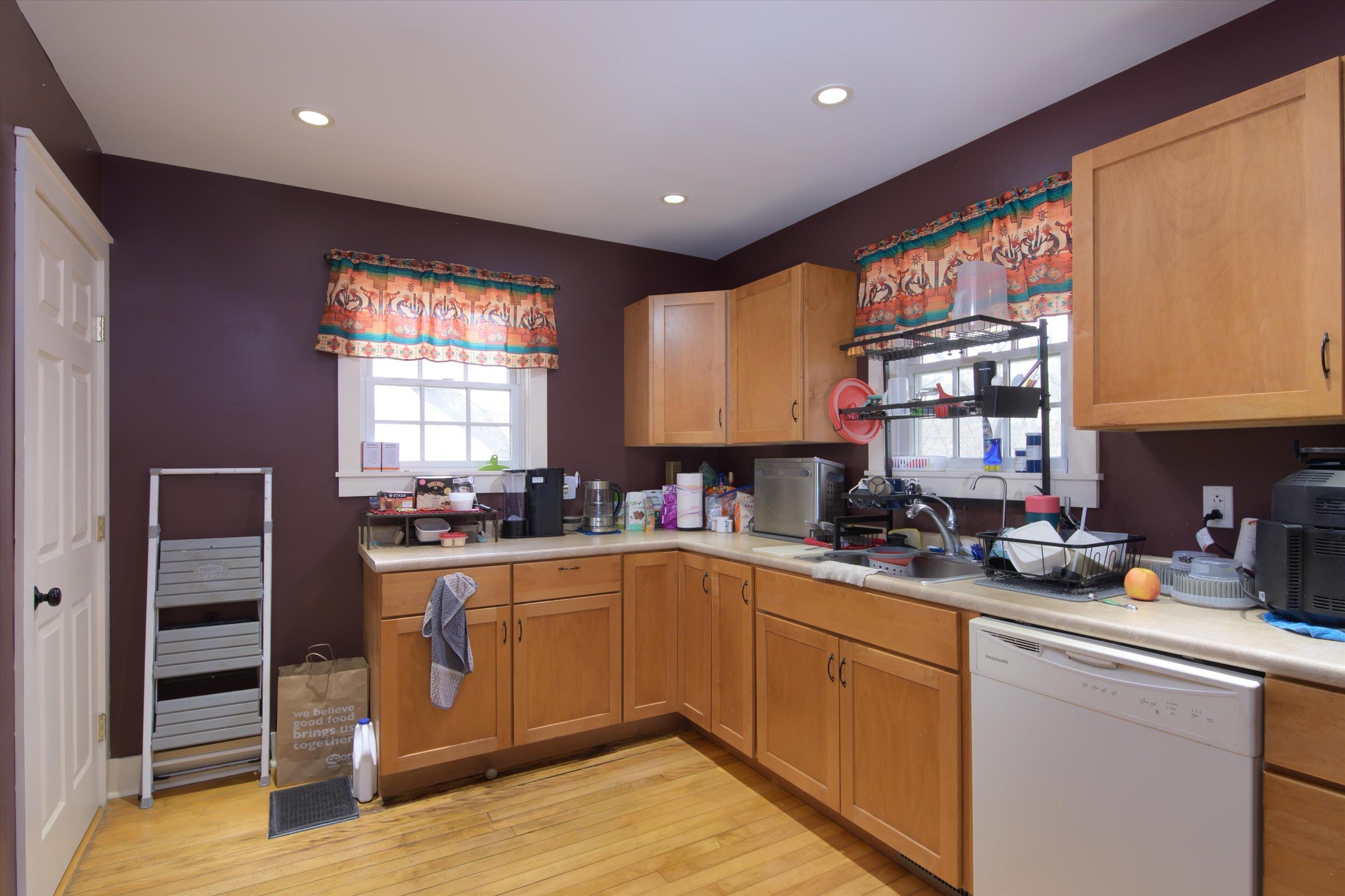 15 Grove Street Springfield, VT 05156 - Photo 2 of 34