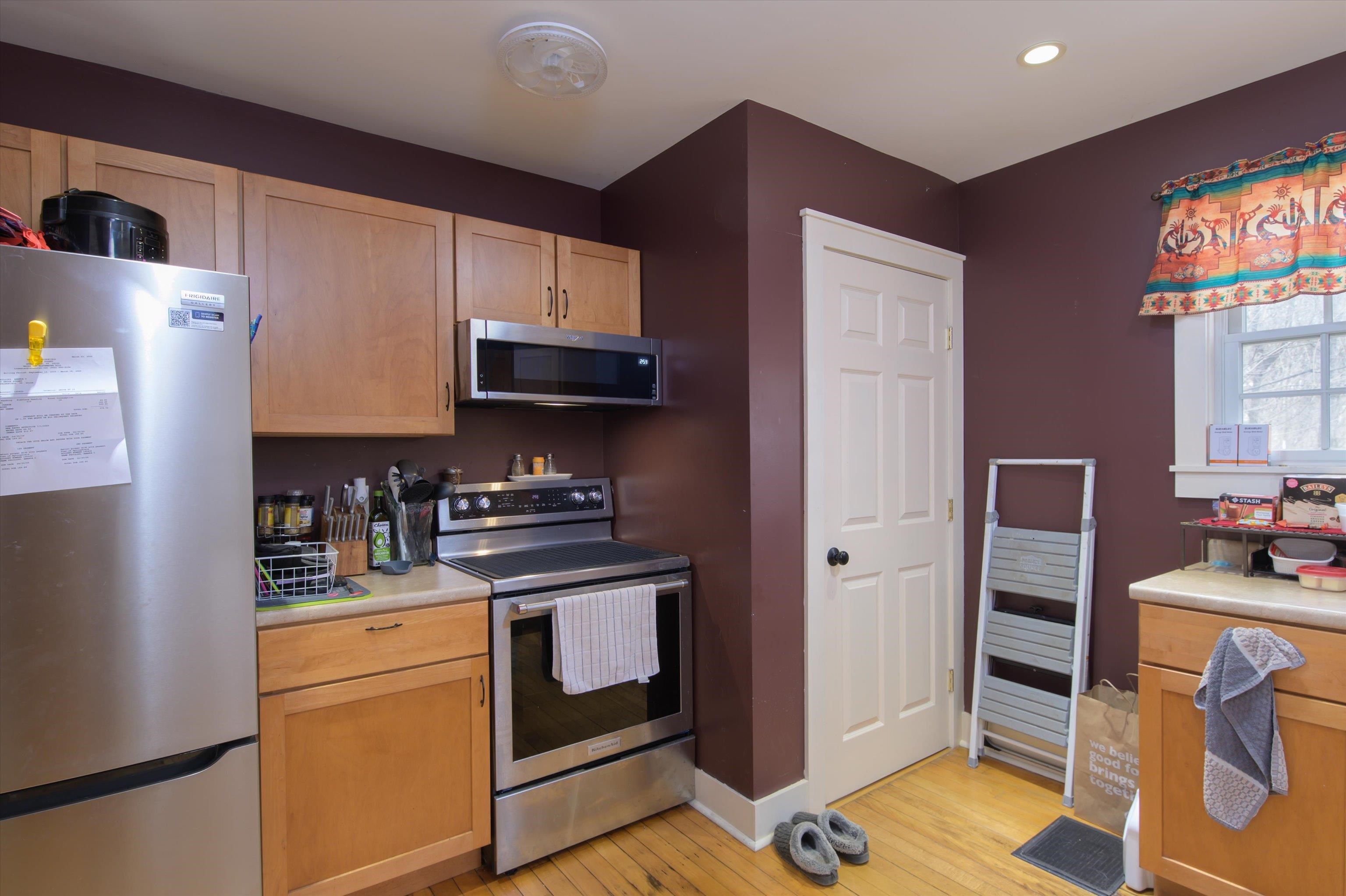 15 Grove Street Springfield, VT 05156 - Photo 5 of 34