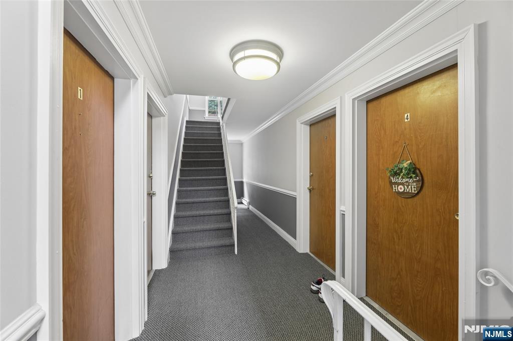 364 West Ridgewood Avenue, Unit 3 Ridgewood, NJ 07450 - Photo 4 of 29