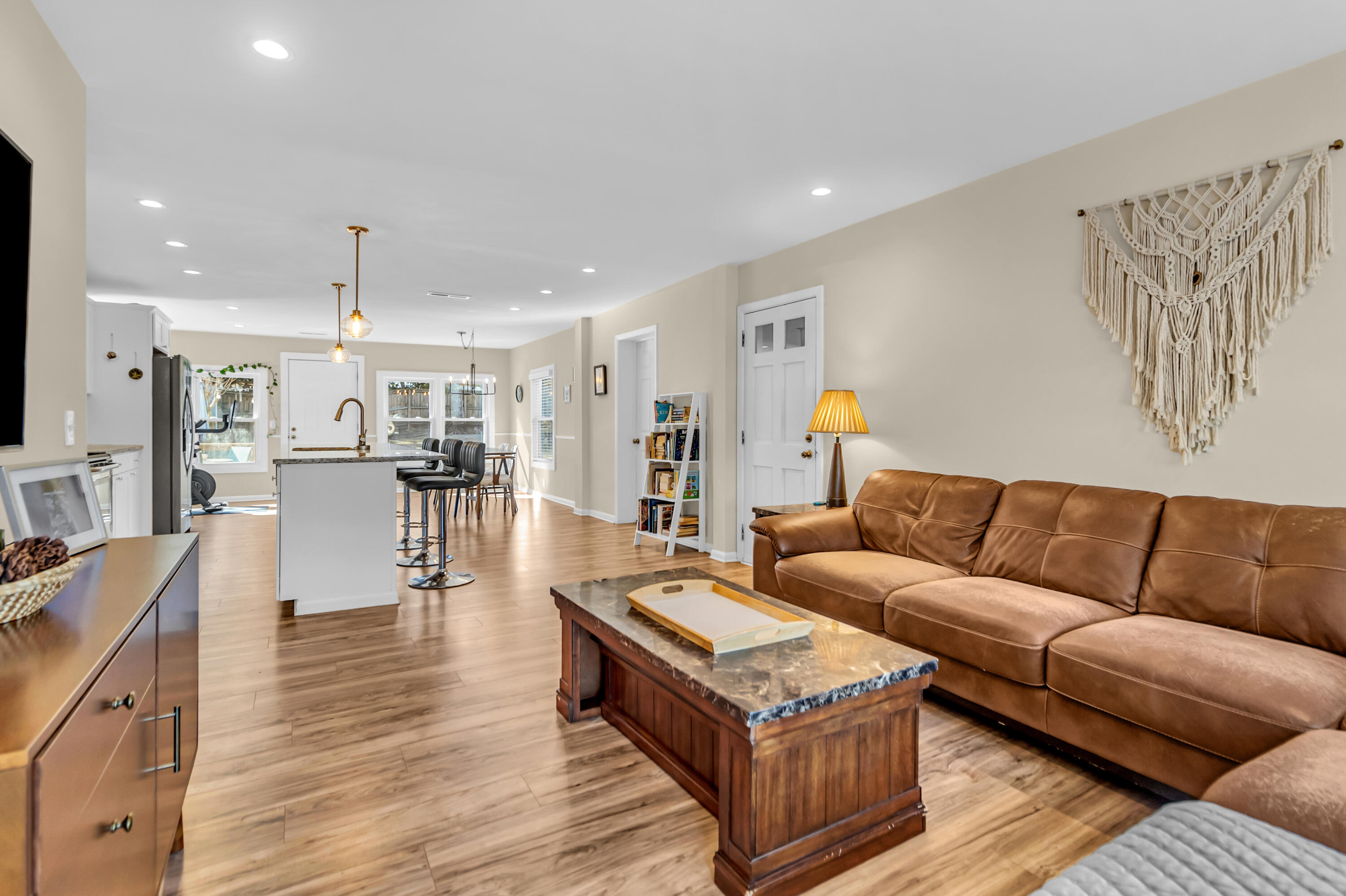 655 Wantoot Boulevard Charleston, SC 29407 - Photo 5 of 35 Open Living Area