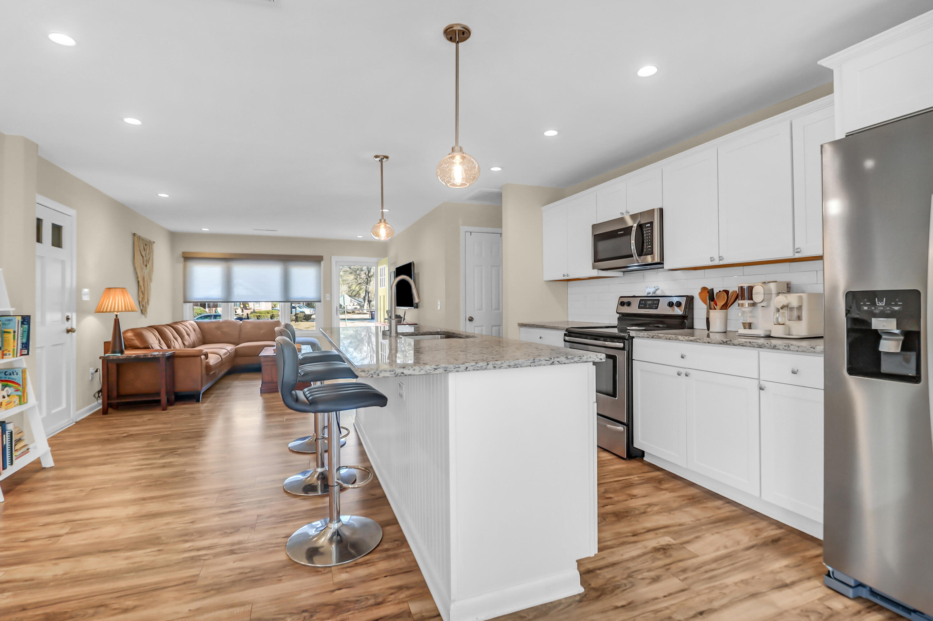 655 Wantoot Boulevard Charleston, SC 29407 - Photo 9 of 35 Light!