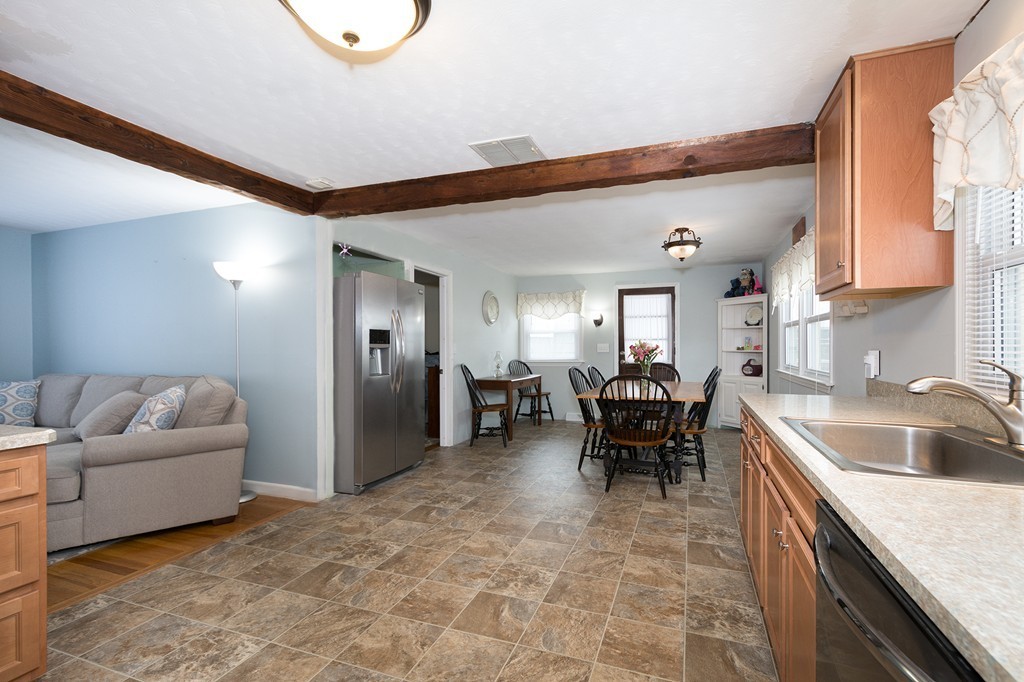 38 Davis Road Rockland, MA 02370 - Photo 5 of 19