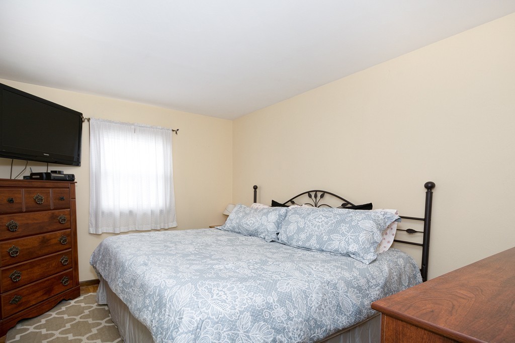 38 Davis Road Rockland, MA 02370 - Photo 8 of 19