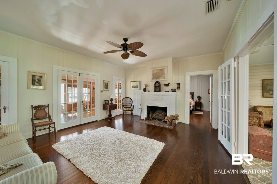 6923 Bay Road Mobile, AL 36605 - Photo 5 of 40 Living Room