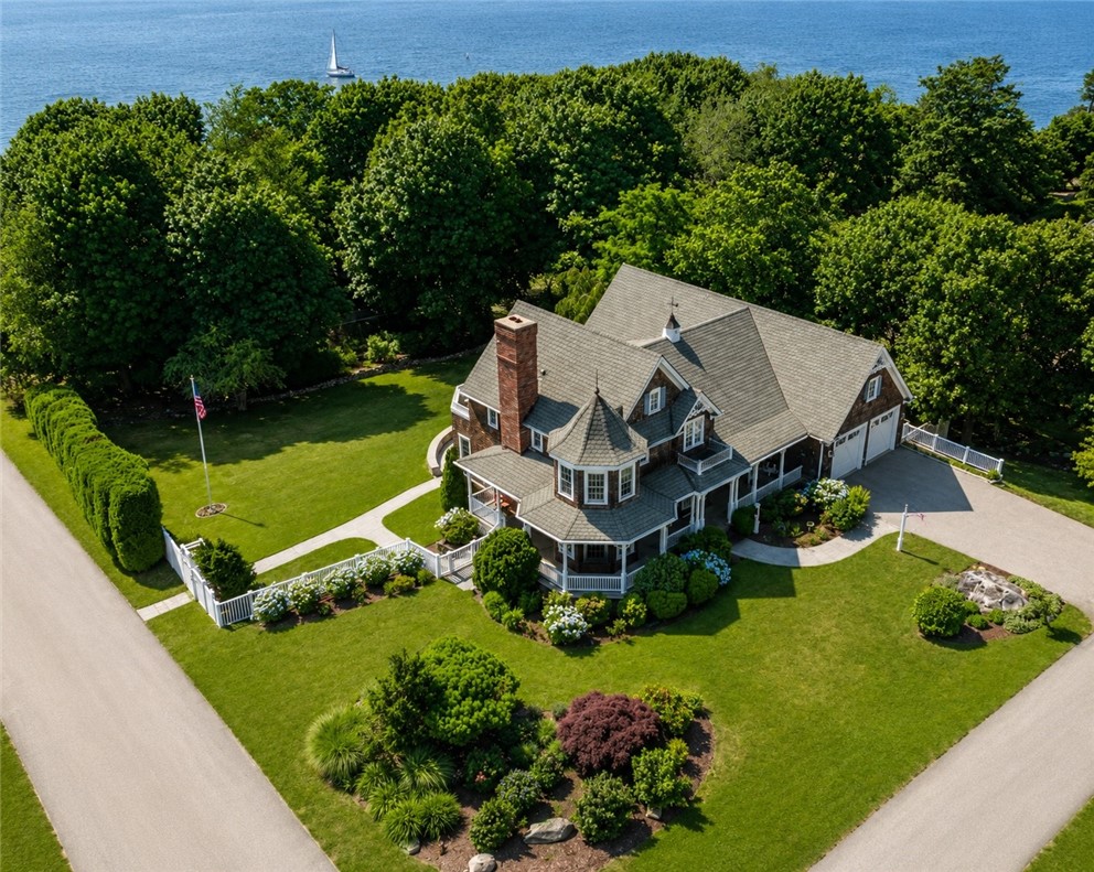 19 Ledge Road Bristol, RI 02809 - Photo 1 of 14