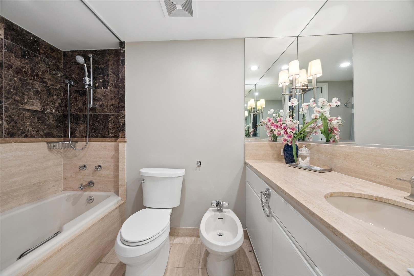 950 North Michigan Avenue, Unit 4202 Chicago, IL 60611 - Photo 21 of 33