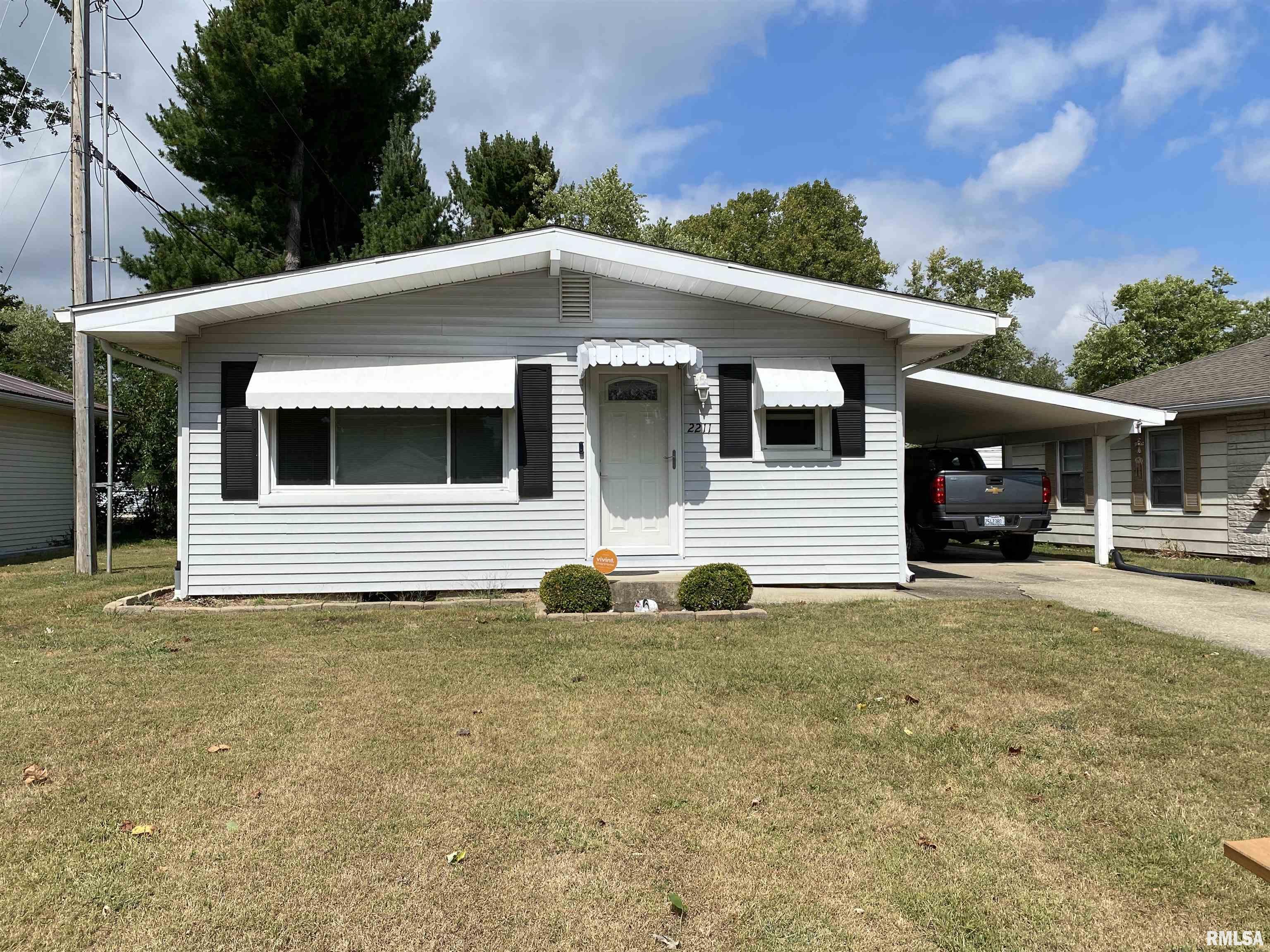 2211 Grant Street Springfield, IL 62703 - Photo 2 of 24