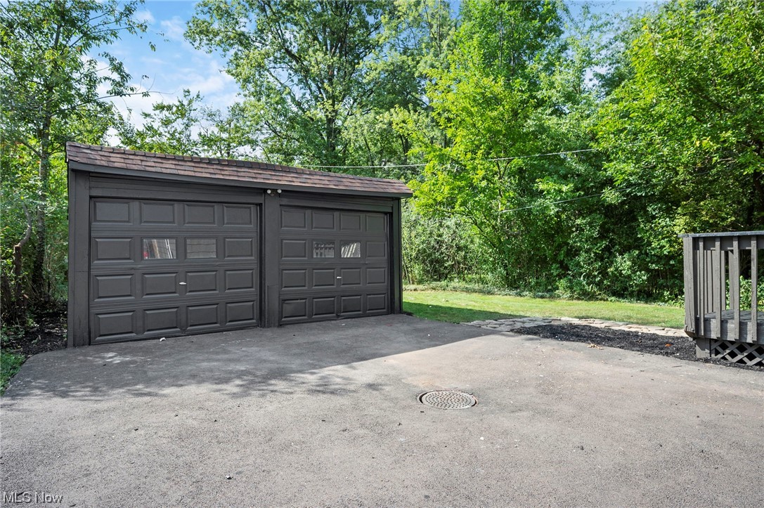1022 Englewood Road Cleveland, OH 44121 - Photo 31 of 33 View of garage