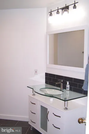 $2,775 | 1029 North Stuart Street, Unit 108, Arlington, VA 22203