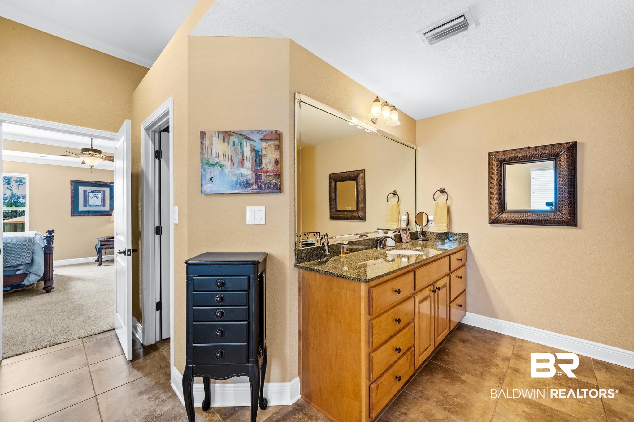 712 Edinburgh Avenue Foley, AL 36535 - Photo 20 of 36 Primary Bath