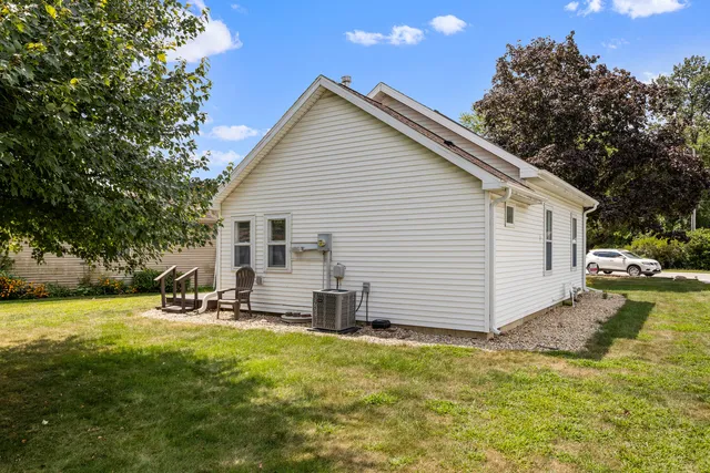 $146,500 | 208 Monroe Street, St. Joseph, IL 61873