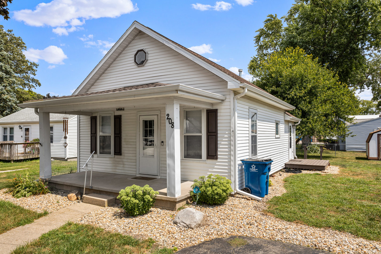 208 Monroe Street St. Joseph, IL 61873 - Photo 3 of 8