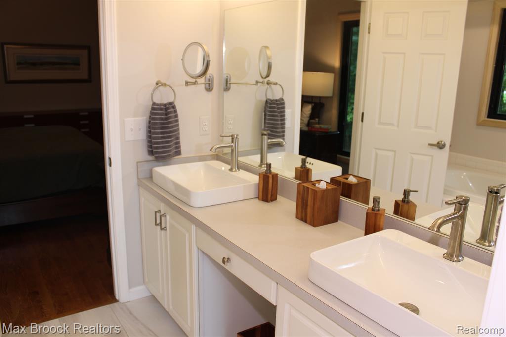 1677 Gilsam Avenue Rochester Hills, MI 48309 - Photo 42 of 57