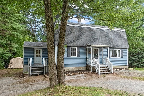 28 Holly Drive Gardner, MA 01440 - Photo 2 of 42