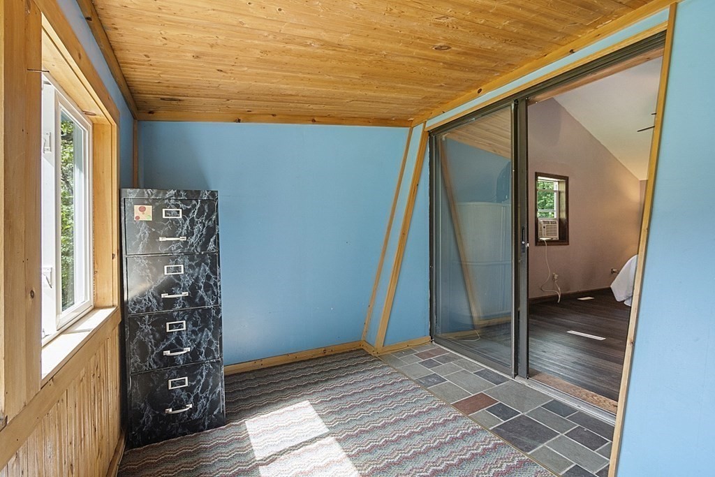 28 Holly Drive Gardner, MA 01440 - Photo 26 of 42