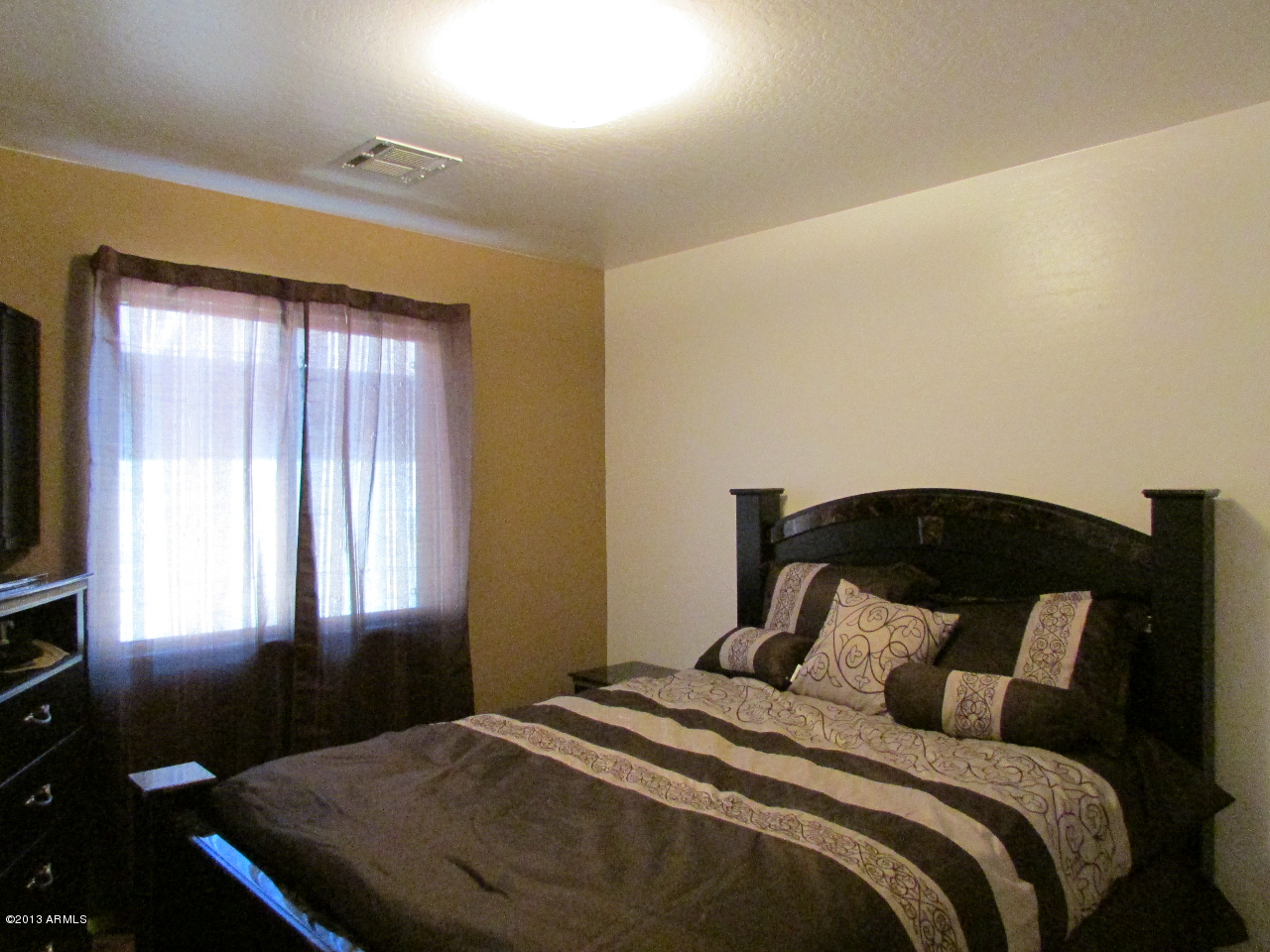 2737 West Pecan Road Phoenix, AZ 85041 - Photo 11 of 23 IMG_0189