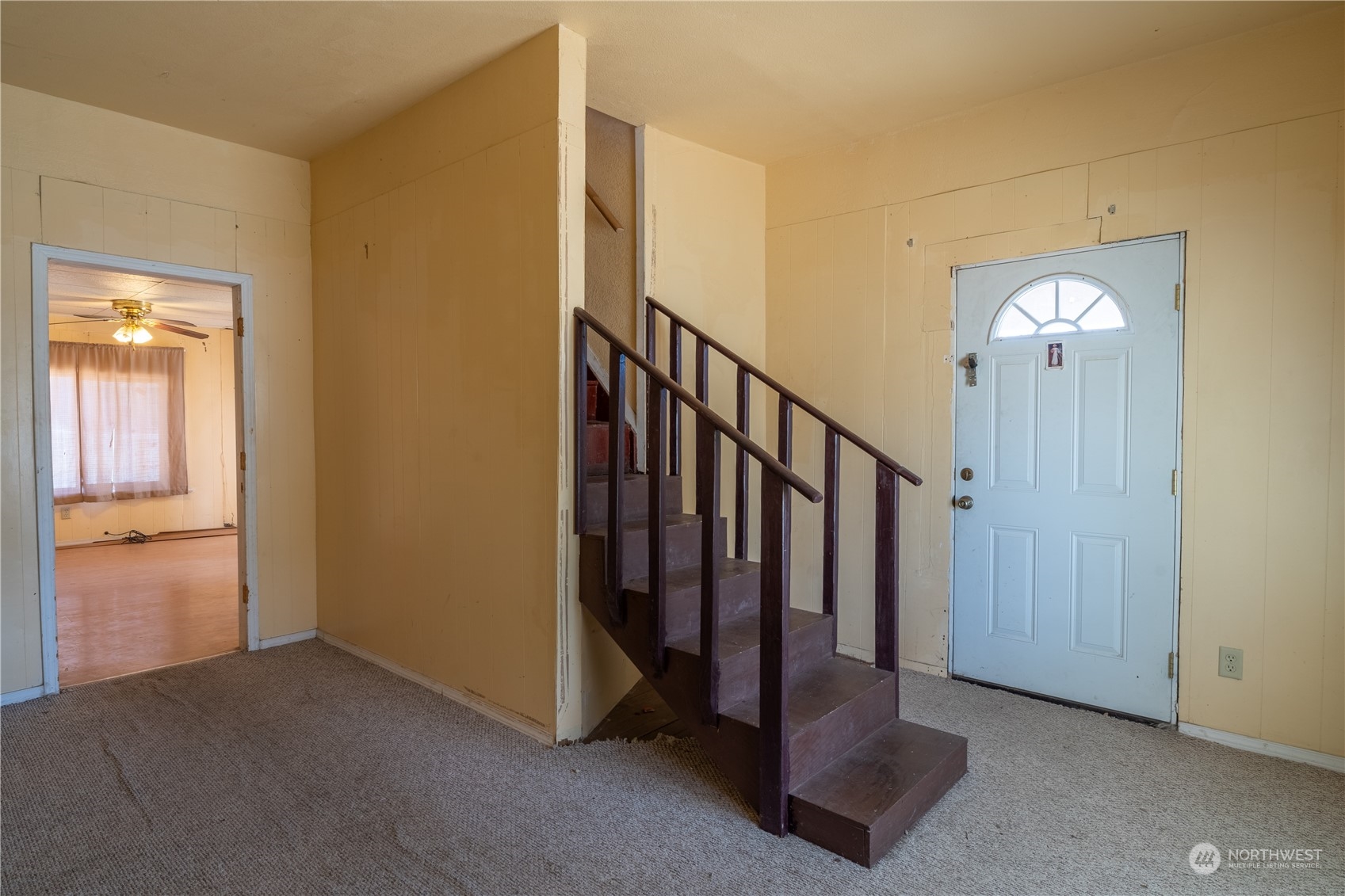 506 North I Street Lind, WA 99341 - Photo 19 of 40 a view of a hallway with entryway