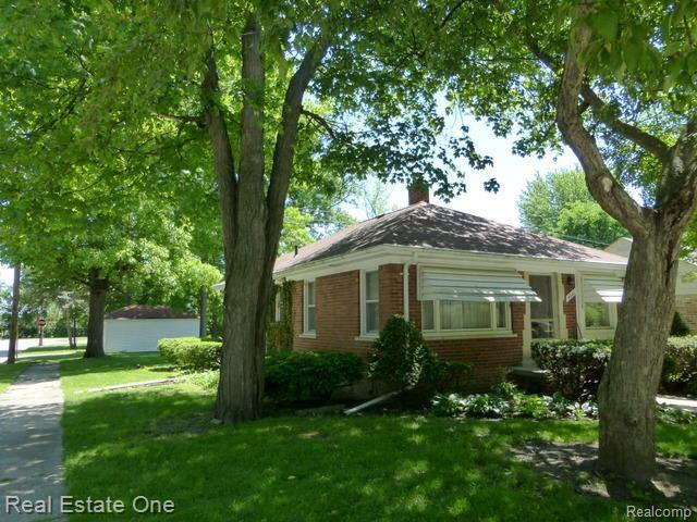 4040 Kenmore Road Berkley, MI 48072 - Photo 18 of 22 P1000528.jpg
