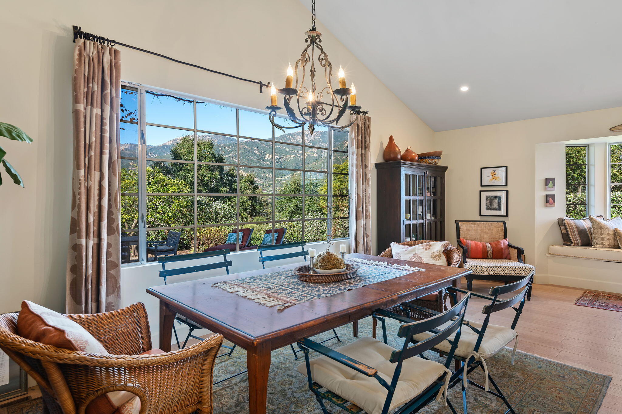 77 Crestview Lane Montecito, CA 93108 - Photo 11 of 44 11-web-or-mls-11 - Dining