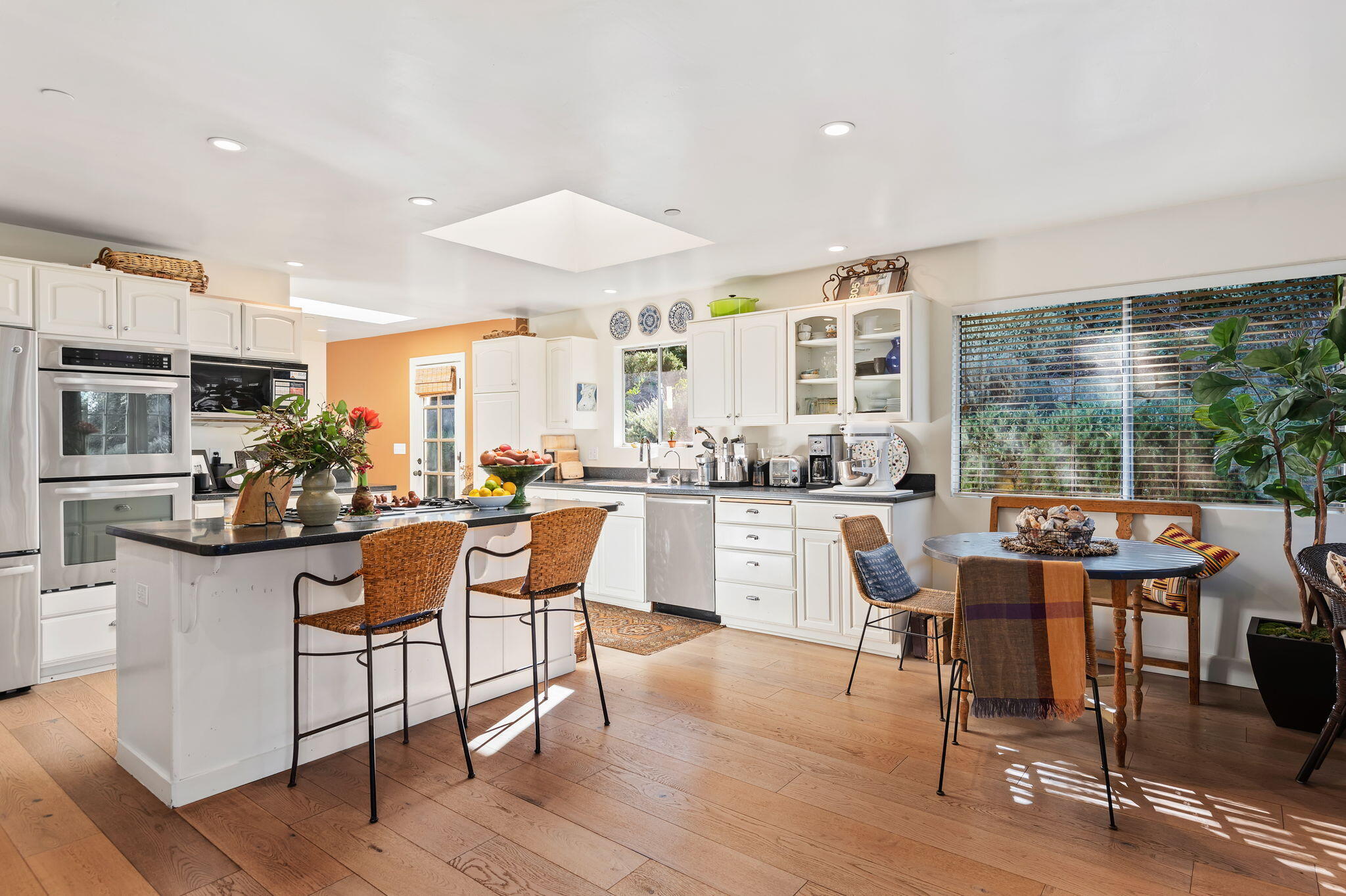 77 Crestview Lane Montecito, CA 93108 - Photo 12 of 44 12-web-or-mls-12 - Kitchen