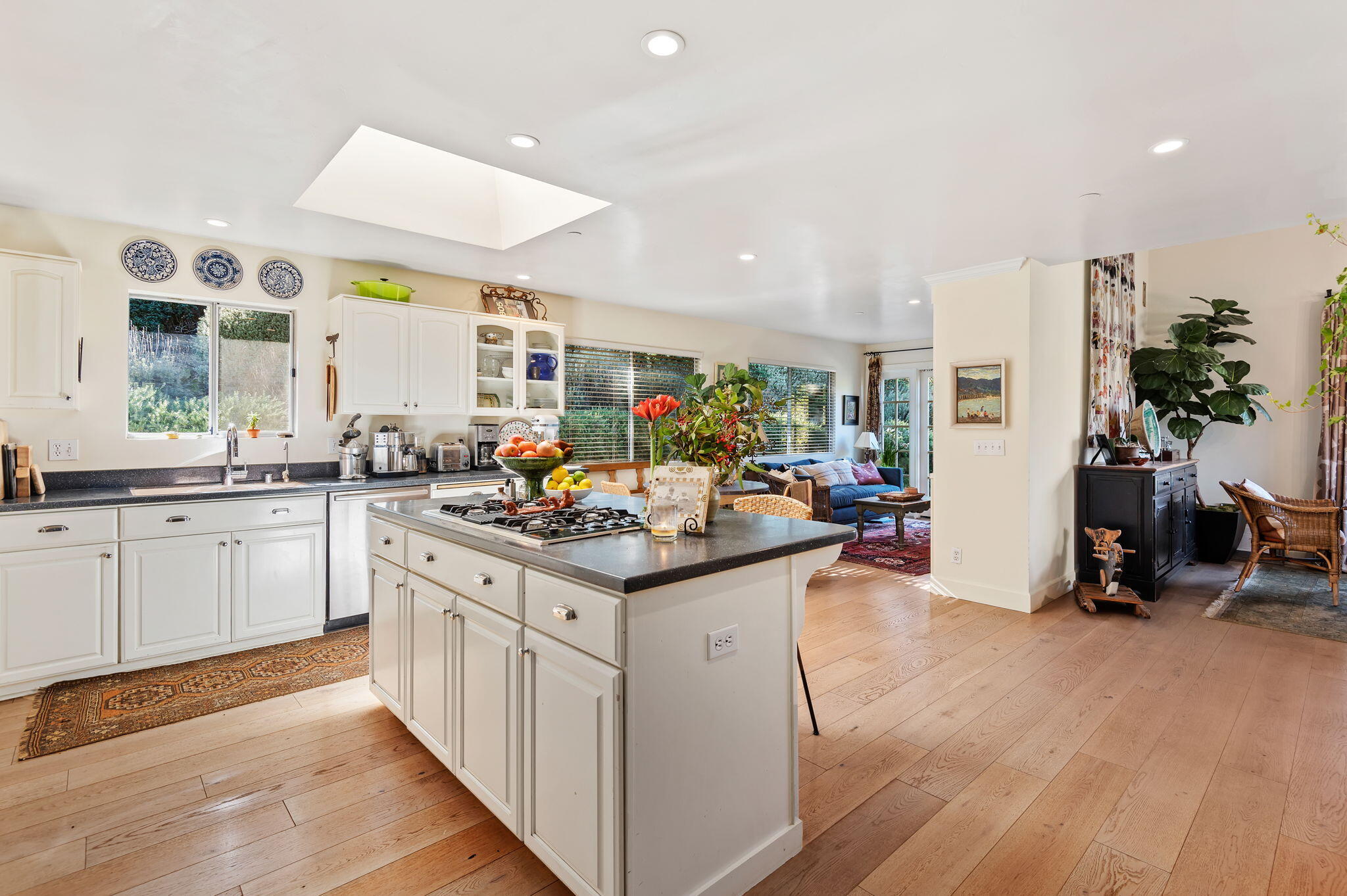 77 Crestview Lane Montecito, CA 93108 - Photo 13 of 44 13-web-or-mls-13 - Kitchen