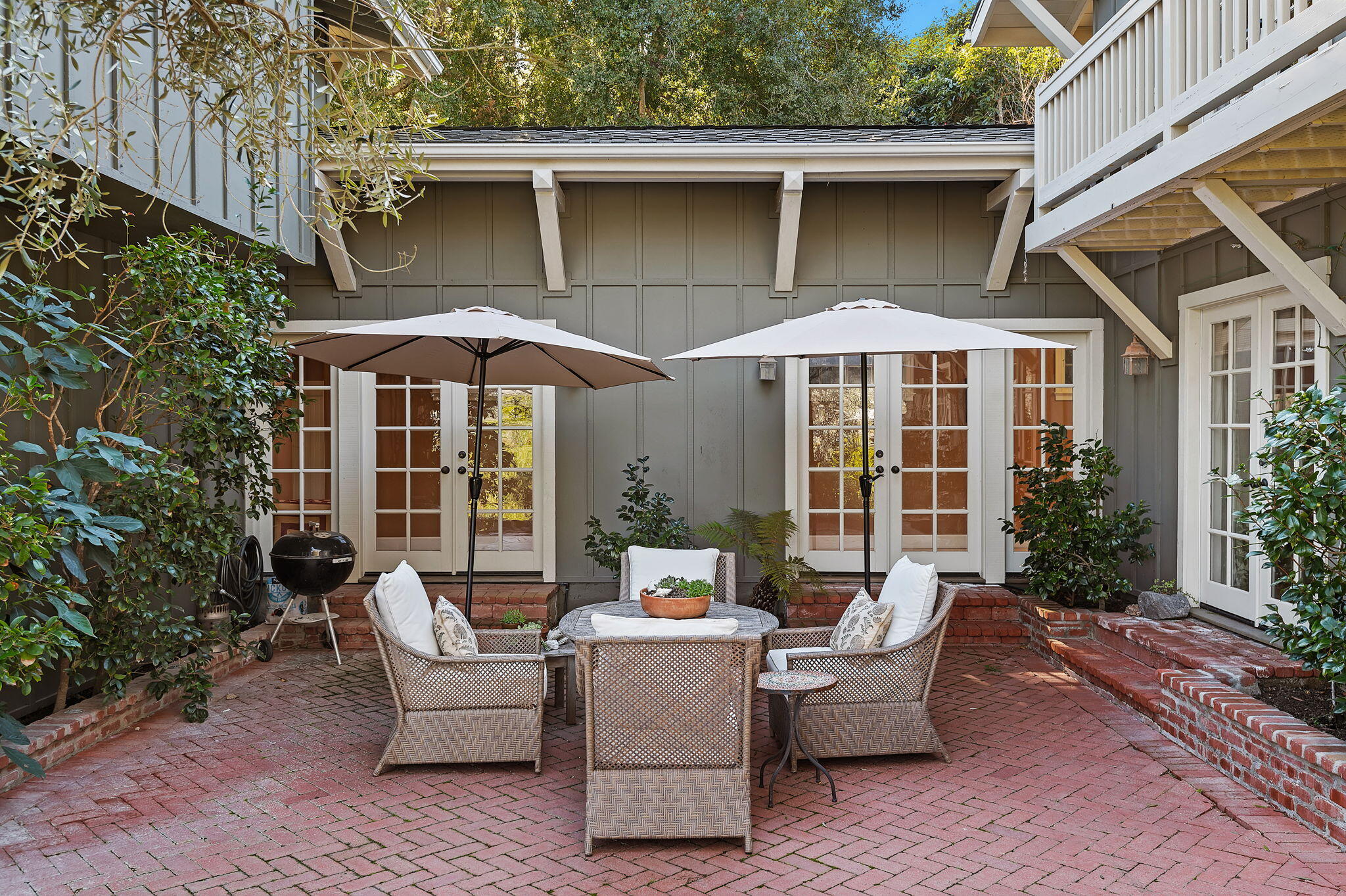 77 Crestview Lane Montecito, CA 93108 - Photo 4 of 44 3-web-or-mls-03 - Patio