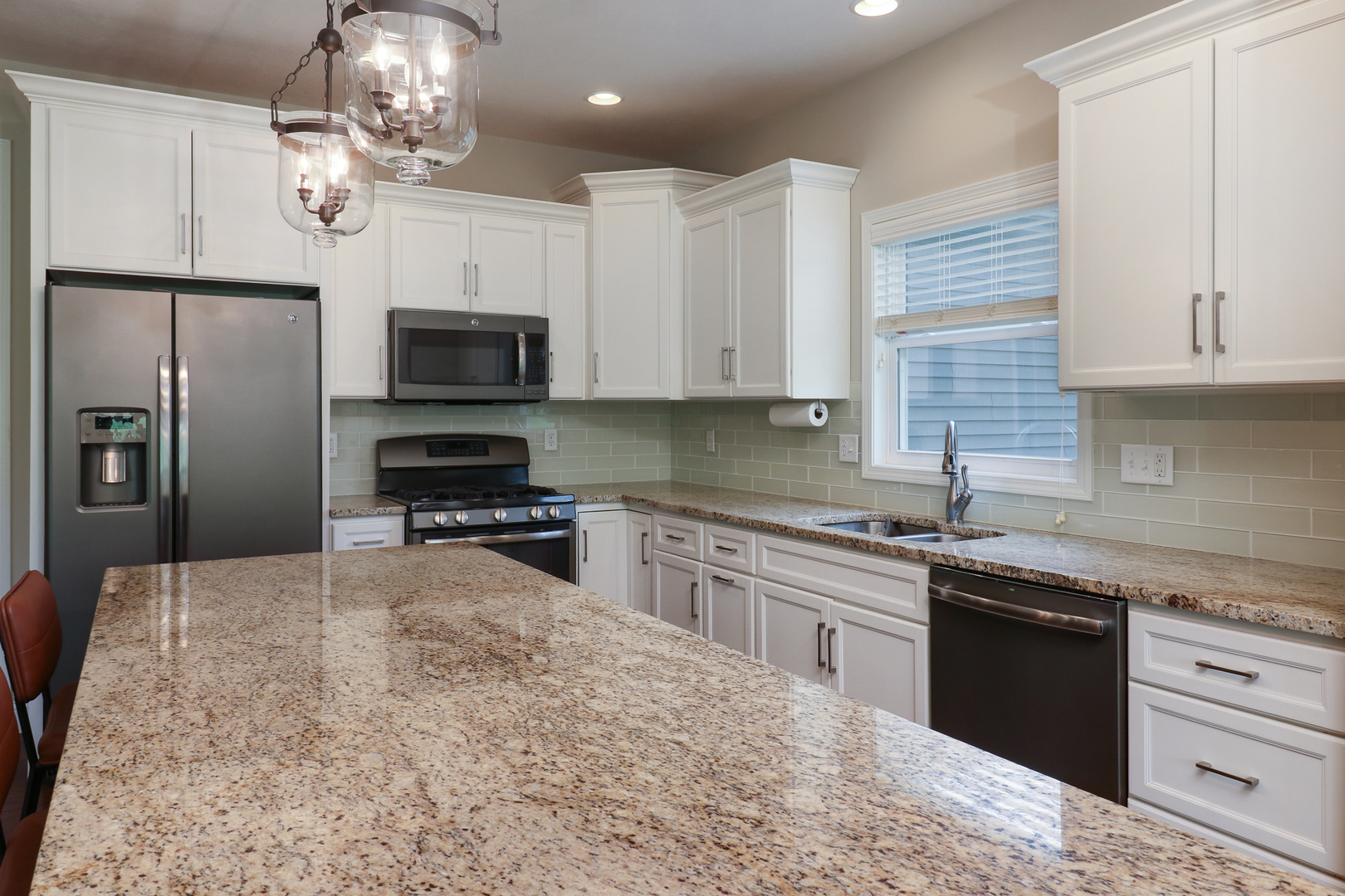 402 Raef Road Downs, IL 61736 - Photo 3 of 48