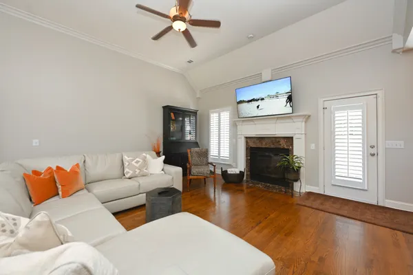 $749,900 | 1017 Dorset Drive, Hendersonville, TN 37075