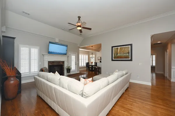 $749,900 | 1017 Dorset Drive, Hendersonville, TN 37075