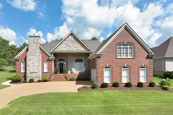 $749,900 | 1017 Dorset Drive, Hendersonville, TN 37075