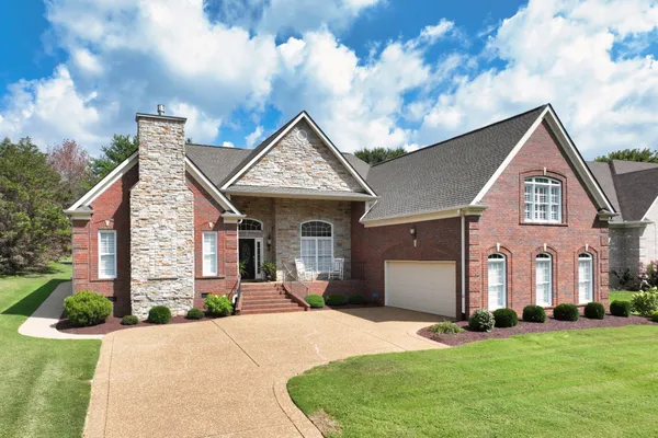 $749,900 | 1017 Dorset Drive, Hendersonville, TN 37075