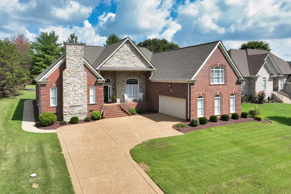 $749,900 | 1017 Dorset Drive, Hendersonville, TN 37075