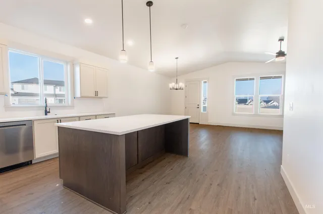 $465,000 | 438 Linden Street, New Plymouth, ID 83655