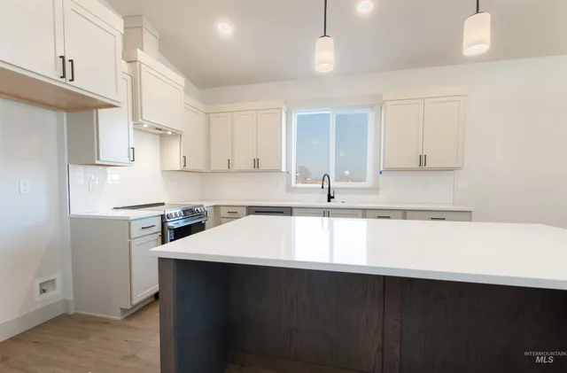 $465,000 | 438 Linden Street, New Plymouth, ID 83655