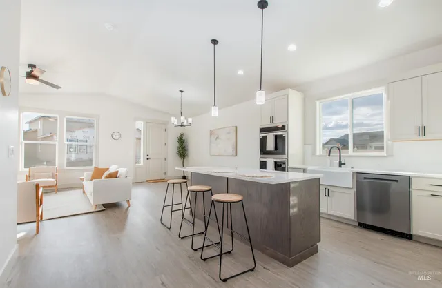 $465,000 | 438 Linden Street, New Plymouth, ID 83655