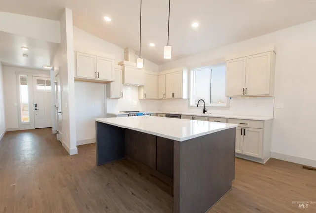 $465,000 | 438 Linden Street, New Plymouth, ID 83655