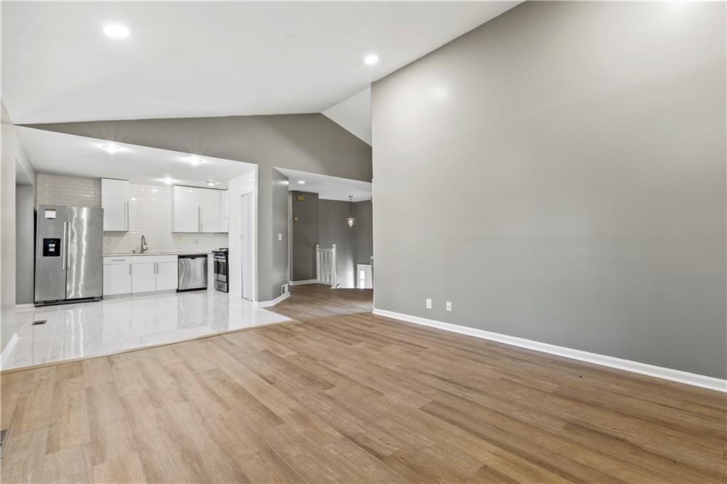 2102 Sandtree Court Southwest Atlanta, GA 30331 - Photo 4 of 14