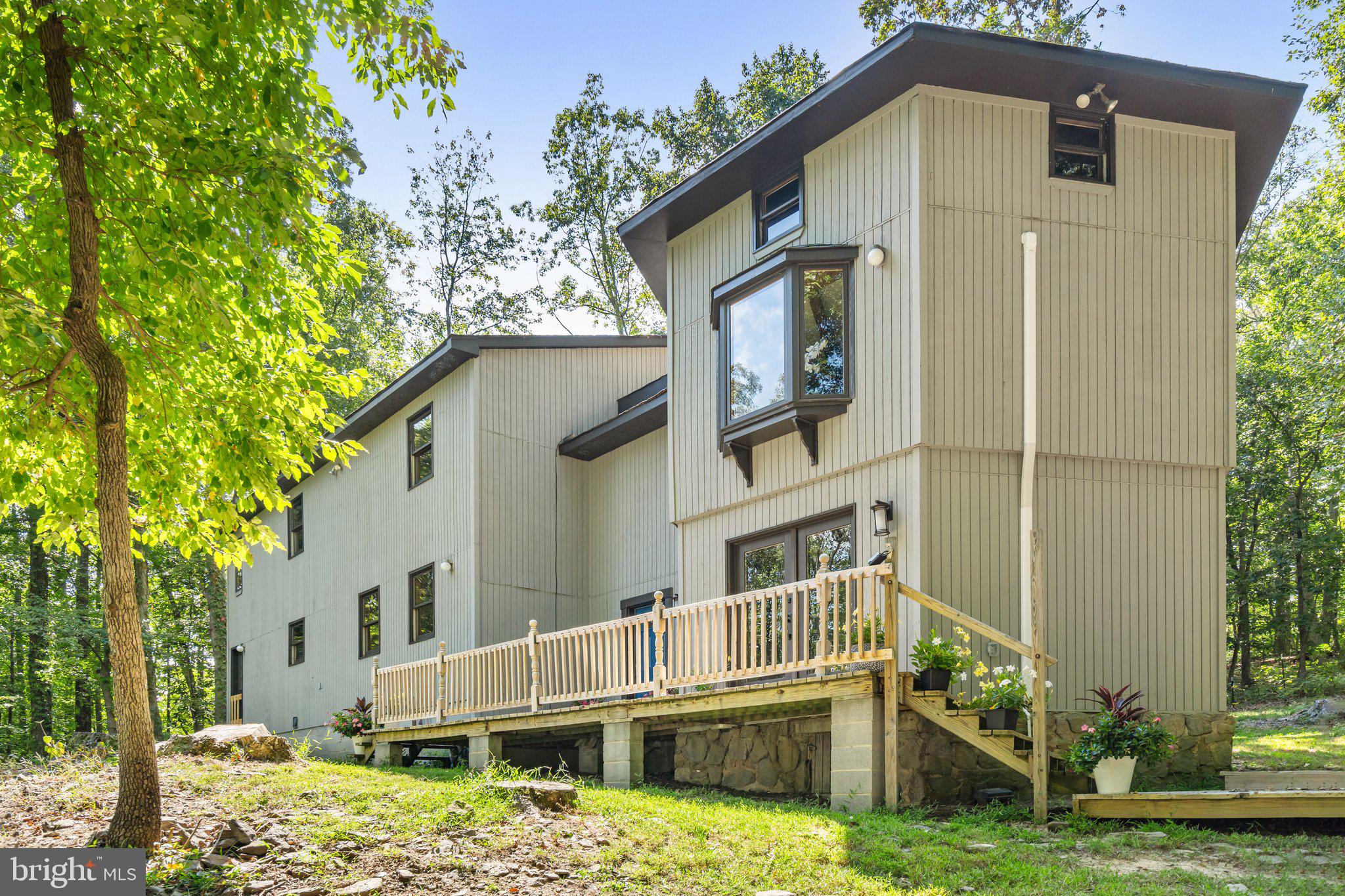 9417 Mountjoy Road Marshall, VA 20115 - Photo 18 of 45 This unique floor plan offers so many great spaces