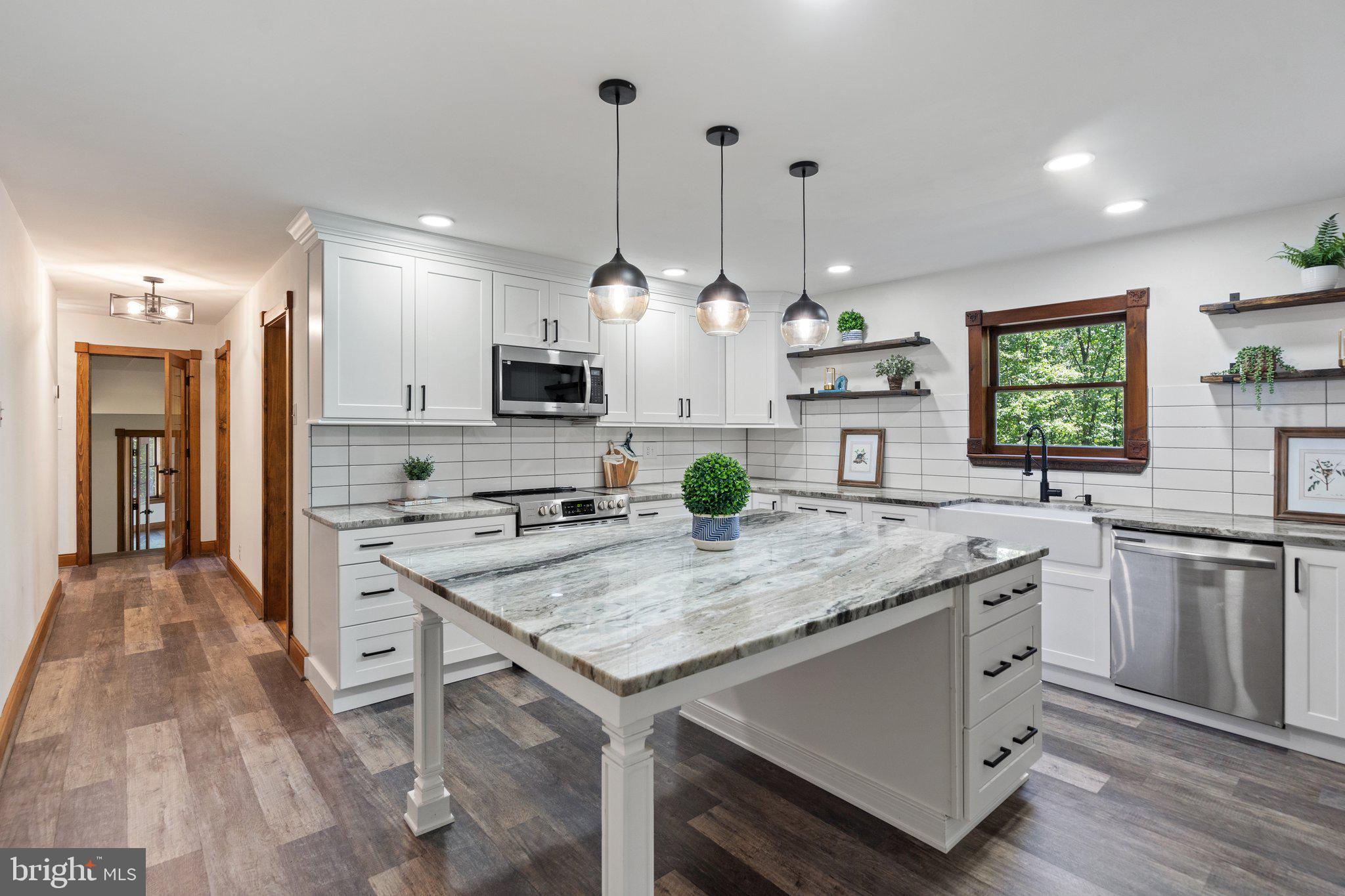 9417 Mountjoy Road Marshall, VA 20115 - Photo 26 of 45 I can smell the cookies baking for the holidays!